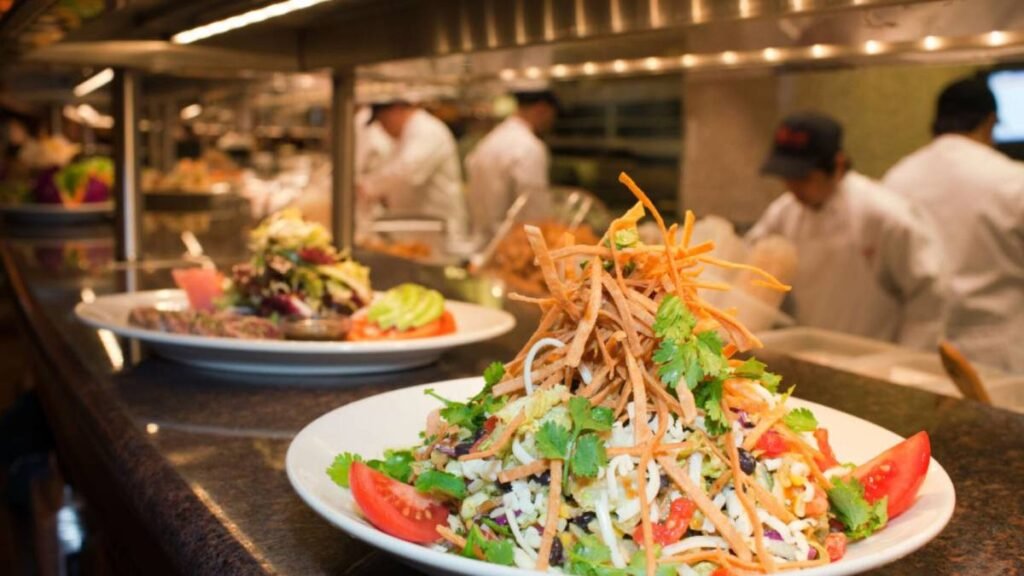 Die Käsekuchenfabrik führt bittersüße Änderungen an seinem Menü vor