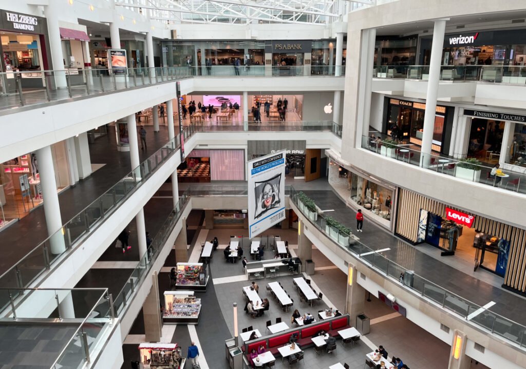 Beliebte Bankrupt Mall -Einzelhändler -Mietverträge sind zu gewinnen