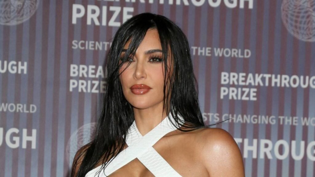 Kourtney Kardashian verschüttet Schwester Kims Geheimnis zum Geschäftserfolg