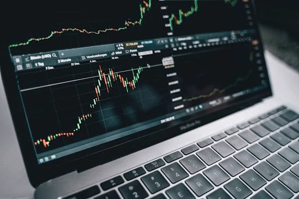 Beste Krypto bewegt sich jetzt: Unrubtems $ 0,006695 AI Token Eyes 27x, Solana mit 50 US -Dollar, XRP erhält ETF Boost 2 Unstakedmain 2