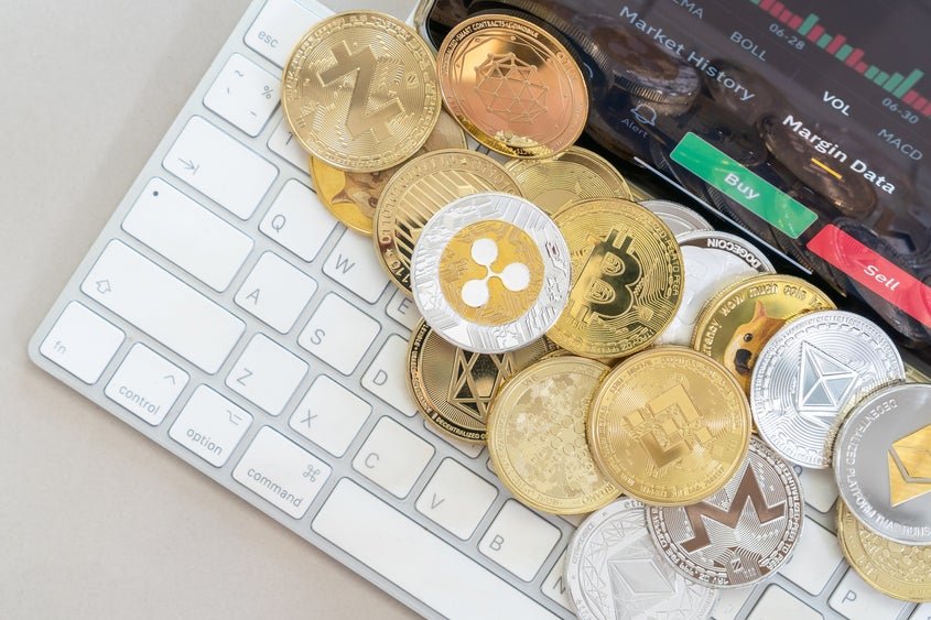 Bitcoin, Ethereum, Dogecoin Tumble als Trump -ups China -Tarife, setzt die IRS -Herrschaft in Anspielung auf Krypto -Wähler: Rising Yuan könnte Altcoins steigern, sagt Analyst – Gryscale Bitcoin Mini Trust (BTC) Gemeinsam