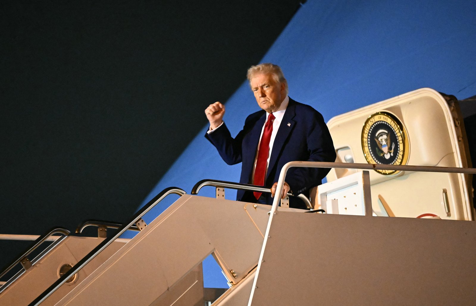 Ökonomen haben das Rezessionsrisiko auf 60 Prozent erhöht, nachdem Präsident Donald Trumps 