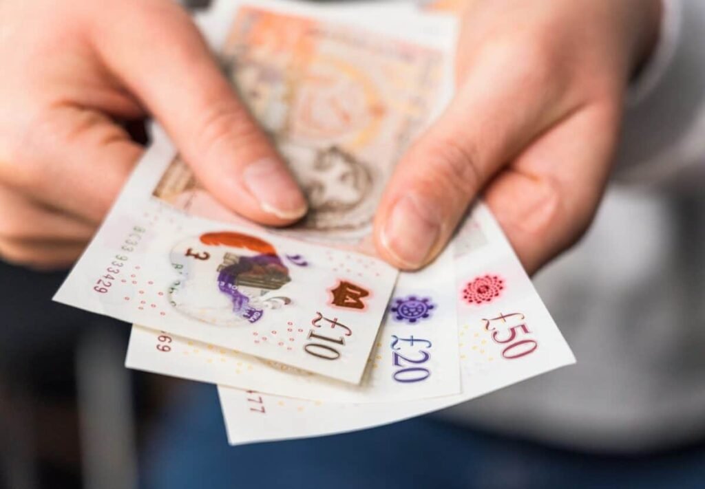 £ 20k Ersparnis? So könnte es ein monatliches zweites Einkommen von 633 GBP anregen
