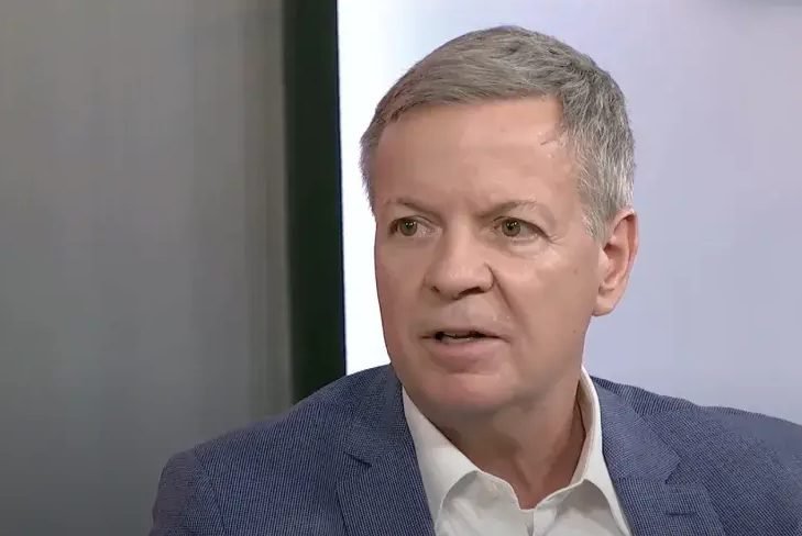 Swift Cio Tom Zschach während des öffentlichen Auftritts