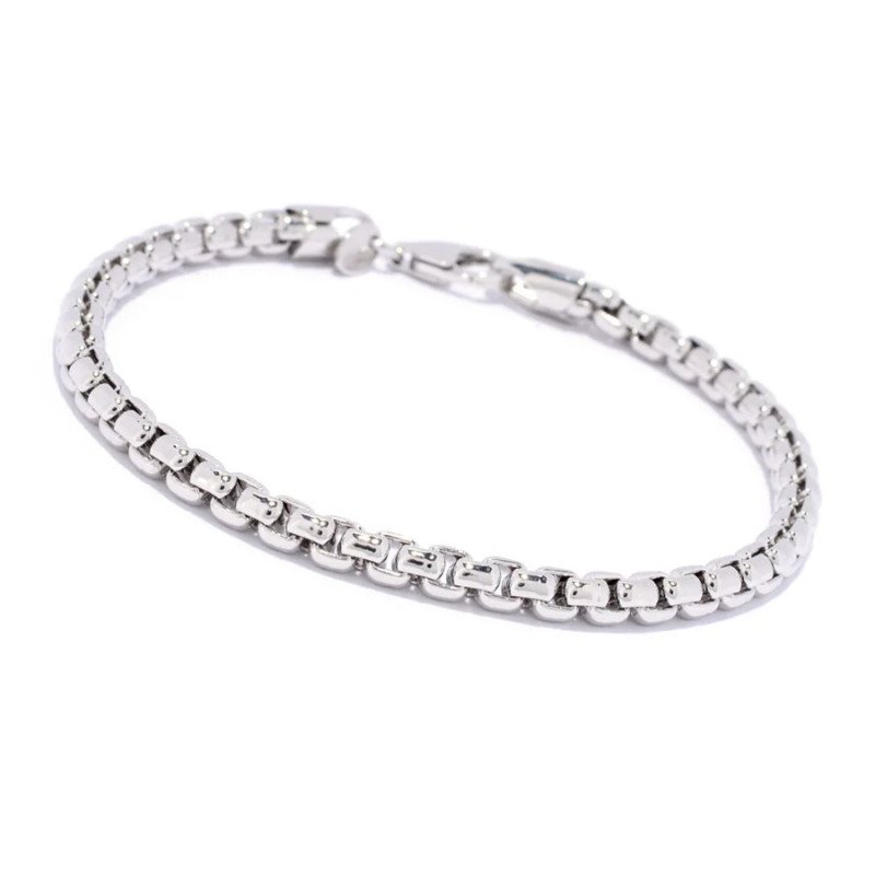 Dieses zeitlose Kastenkettenarmband ist für nur 40 $ erhältlich