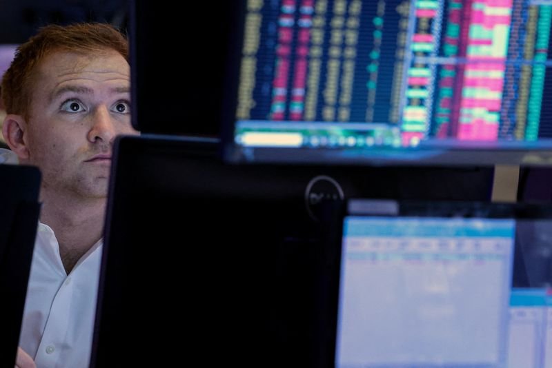 Die CoreWeave-Aktie fällt, nachdem The Verge sie von Investing.com als „Herz der KI-Blase“ bezeichnet hat