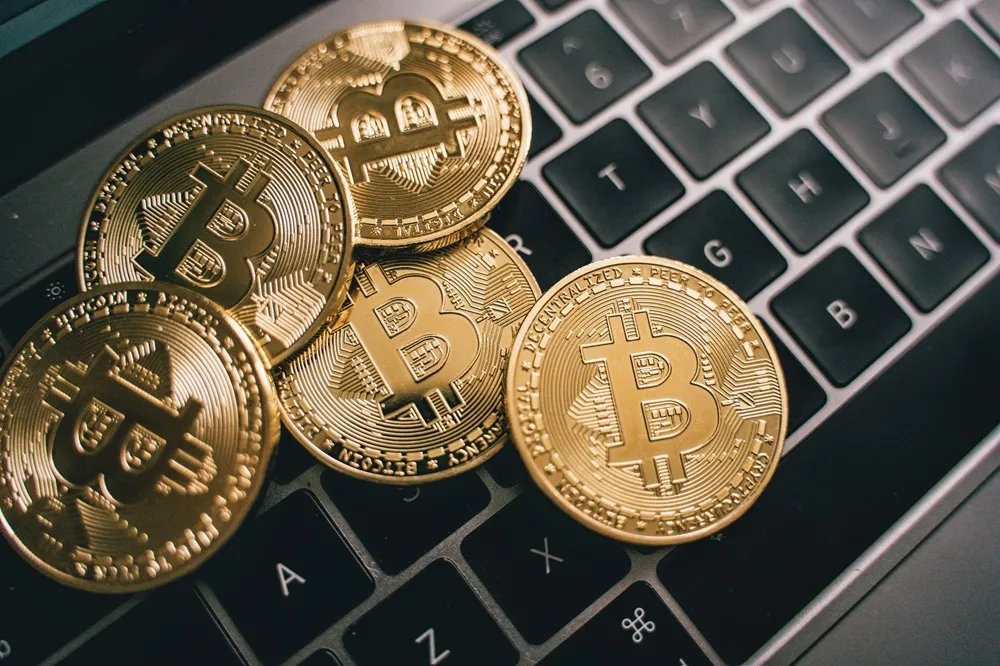 Die bullische Bitcoin-Struktur schwächt sich ab, da die Interbörsenliquidität den roten Bereich erreicht – Einzelheiten