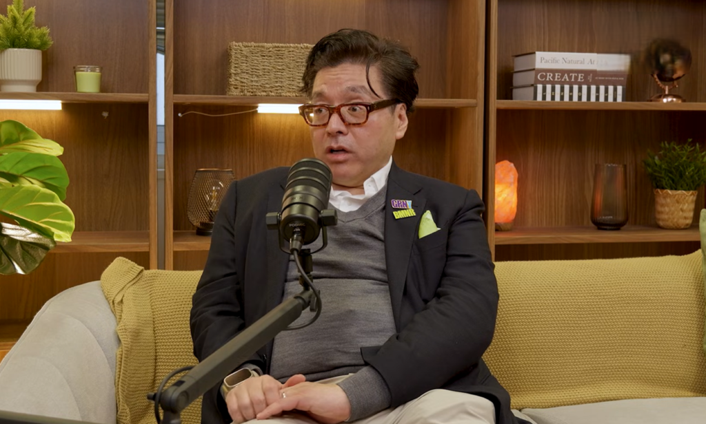 Tom Lee sieht Bitcoin immer noch bei 250.000 US-Dollar, warnt aber davor, dass das Jahr 2026 „zackig“ wird