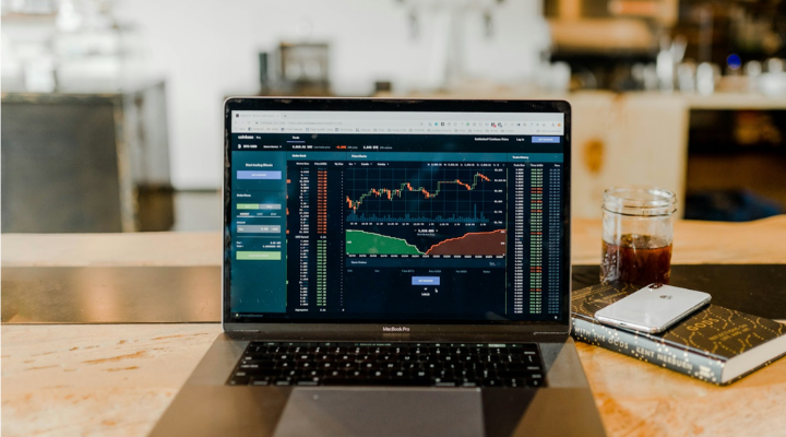 Wie automatisierte Forex-Tools Händlern helfen, disziplinierte Handelsstrategien zu entwickeln