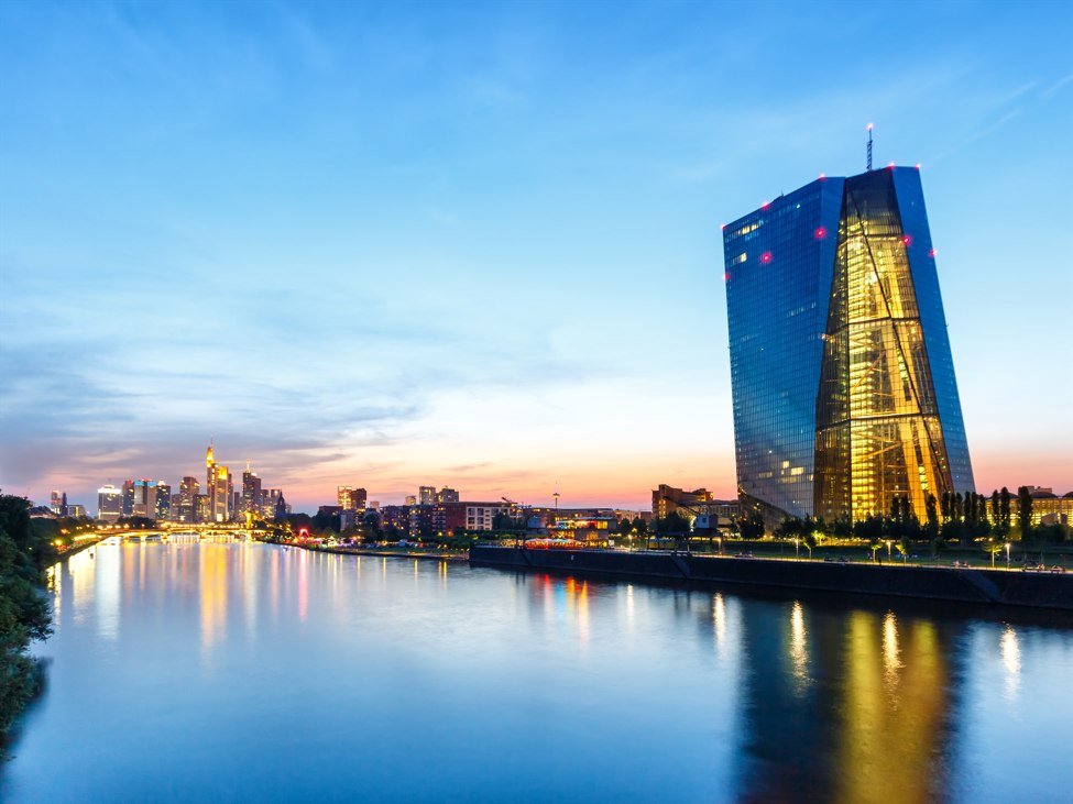 Die EZB belässt den Einlagenzins unverändert bei 2,00 %, wie im Februar-Beschluss allgemein erwartet