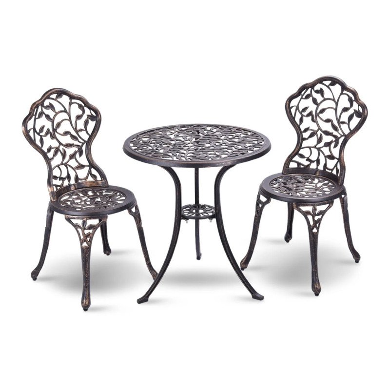 Walmart verkauft für 130 US-Dollar ein antikes Bistro-Terrassenset im Wert von 209 US-Dollar, das wie ein Fundstück aus einem Vintage-Laden aussieht