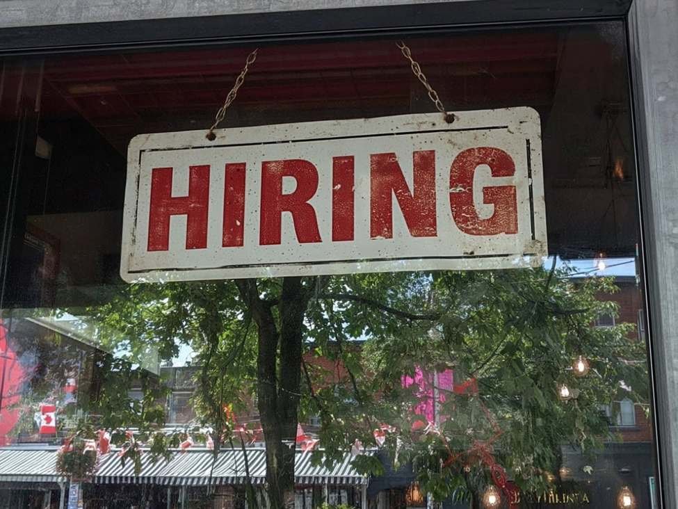 Die Zahl der Lohn- und Gehaltsempfänger in Kanada erholt sich im Januar wieder, die Einzelheiten sind jedoch uneinheitlich