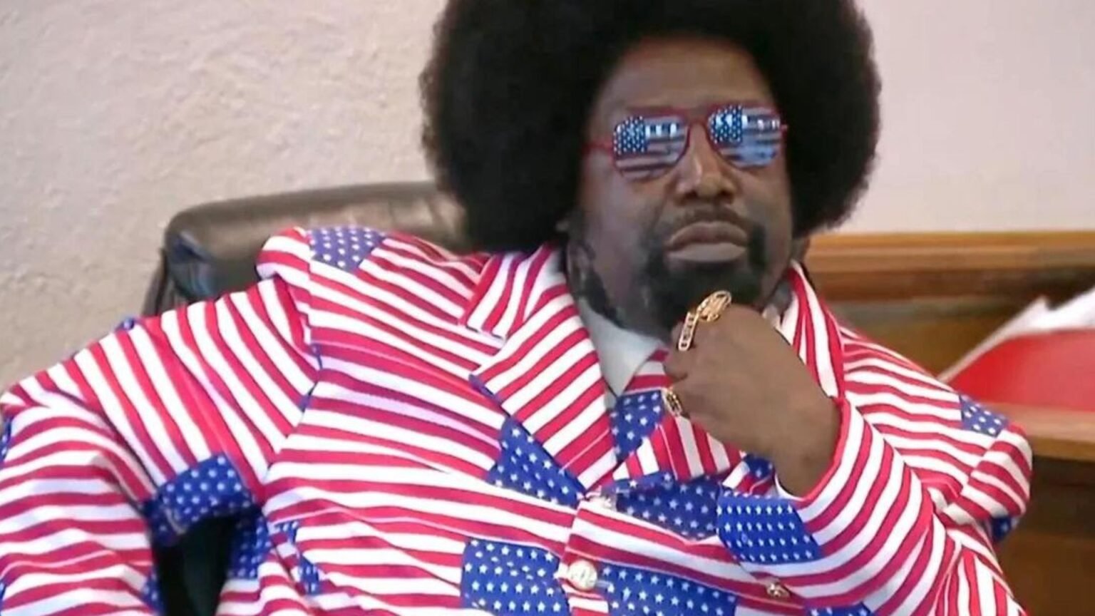 Der Anzug, die Lieder, das System