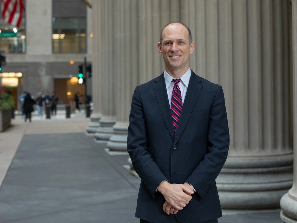 Goolsbee von der Fed: Öl-Futures zeigen, dass dies ein kurzfristiges Problem sein wird (warum er falsch liegt)