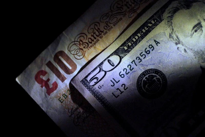 Das Pfund rutscht ab, da sich die Dollar-Rallye aufgrund der Nervosität im Technologiesektor ausweitet. Von Investing.com