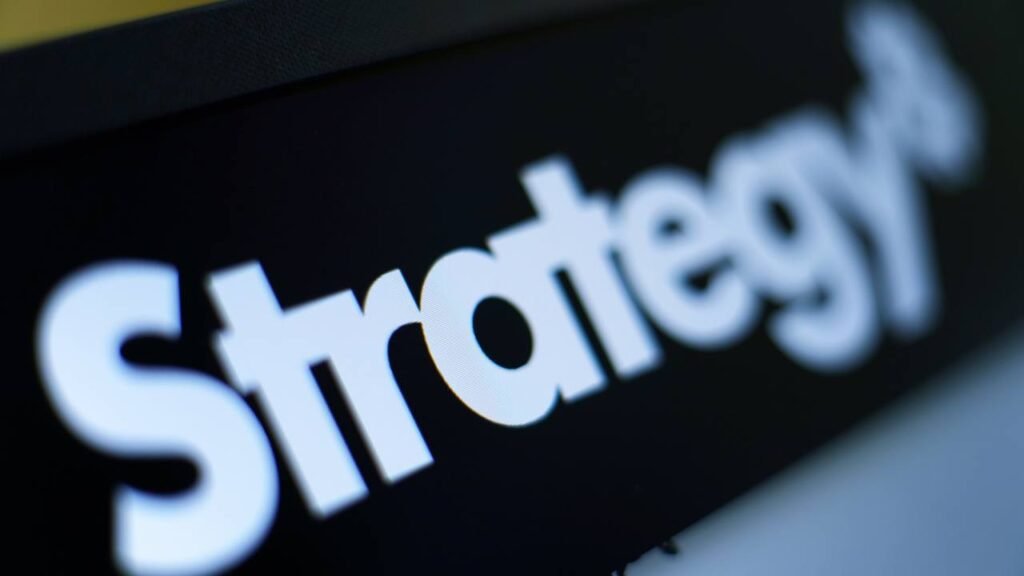 Nachdem mehr Bitcoin gekauft als verkauft wurde, erhält die Strategie die Dividendengenehmigung, da der Bestand 845.256 BTC erreicht