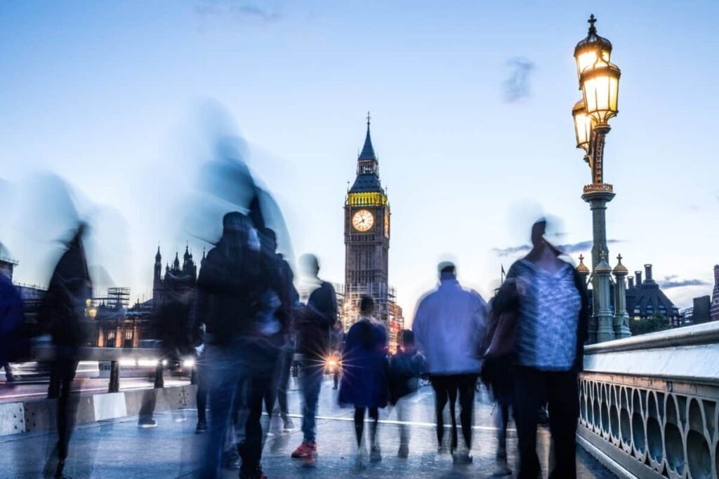 Welche britischen Aktien eignen sich derzeit am besten für passives Einkommen?