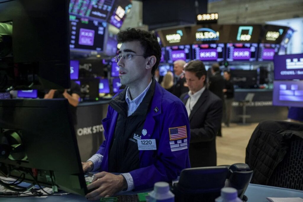 Wall-Street-Futures steigen, da schwache Arbeitsmarktdaten Sorgen über Zinserhöhungen lindern Von Investing.com